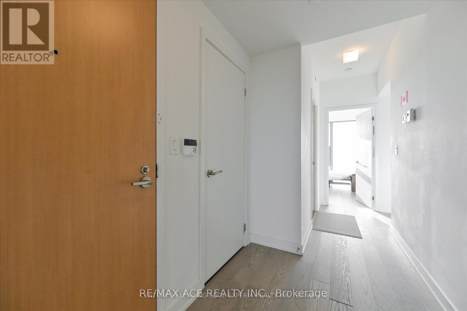 4408 - 11 Wellesley Street, Toronto, Ontario  M4Y 1E8 - Photo 7 - C12553404