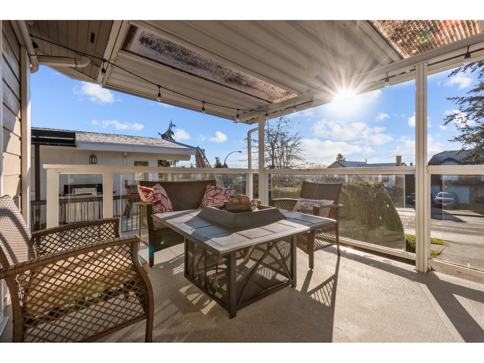 15531 Roper Avenue, White Rock, British Columbia  V4B 2G4 - Photo 7 - R3029492