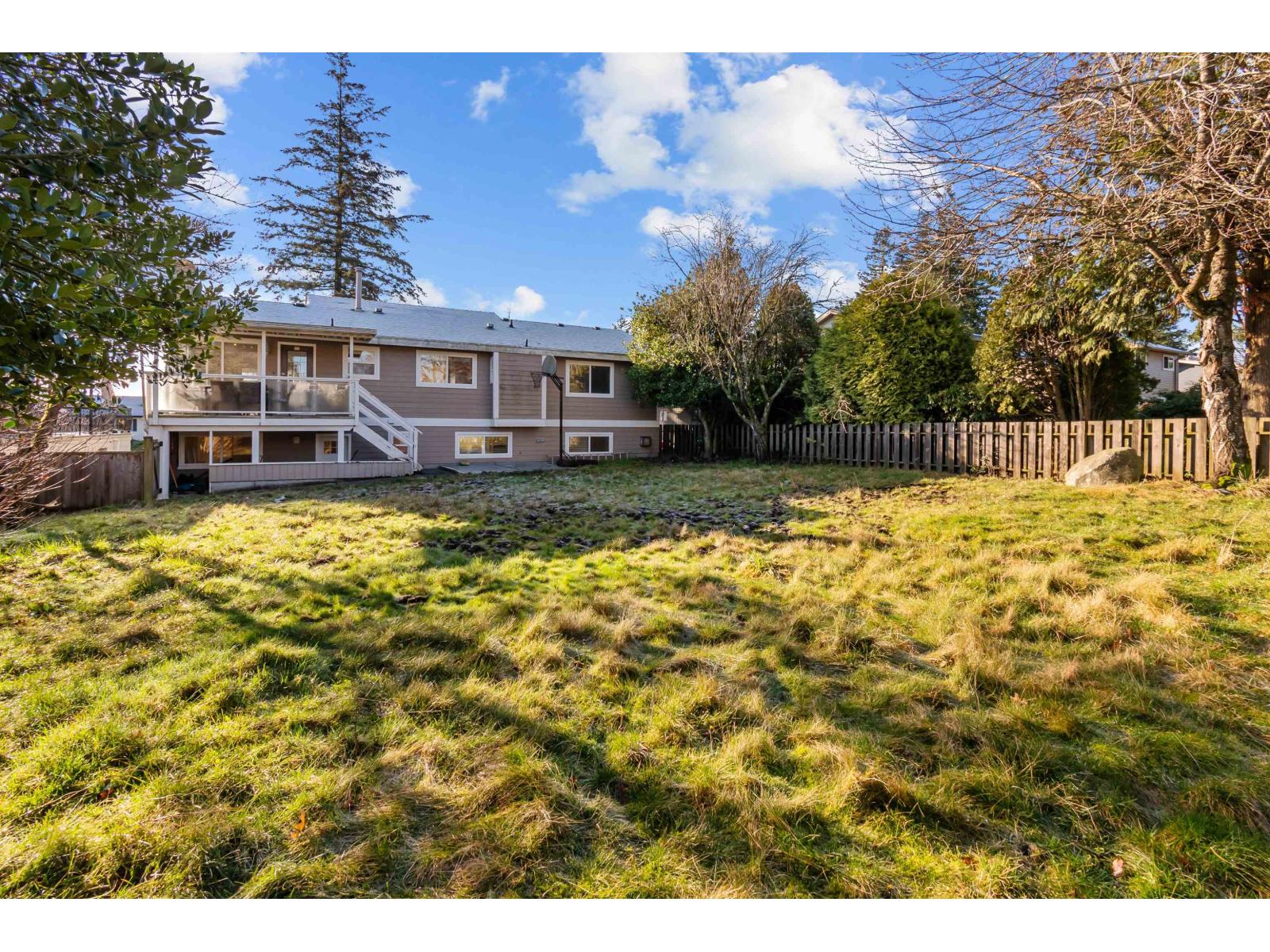 15531 Roper Avenue, White Rock, British Columbia  V4B 2G4 - Photo 37 - R3029492