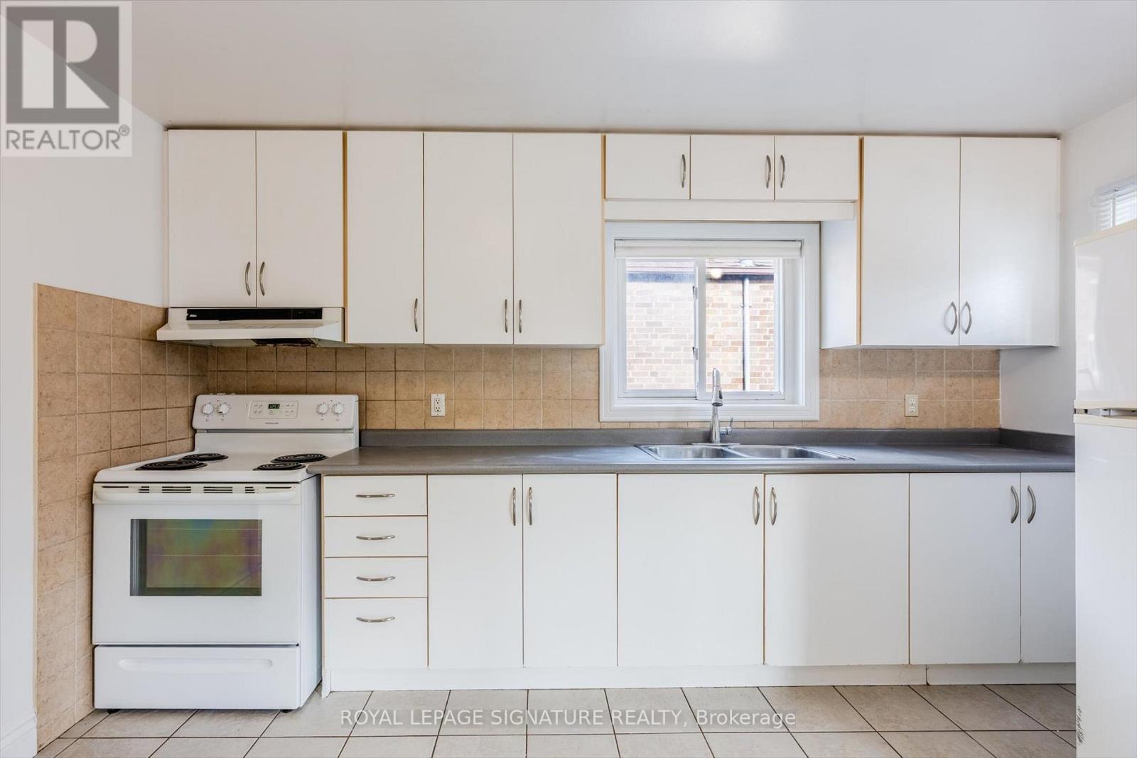 136 Meighen Avenue, Toronto, Ontario M4B 2H9 - Photo 19 - E12553298