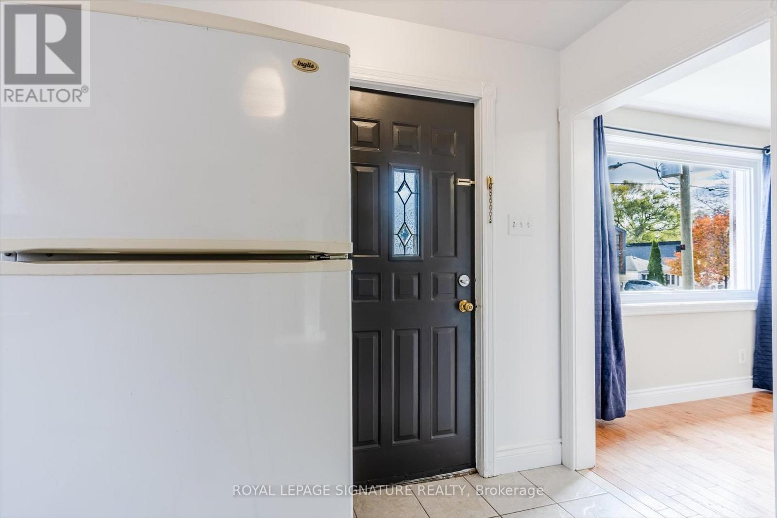 136 Meighen Avenue, Toronto, Ontario M4B 2H9 - Photo 16 - E12553298