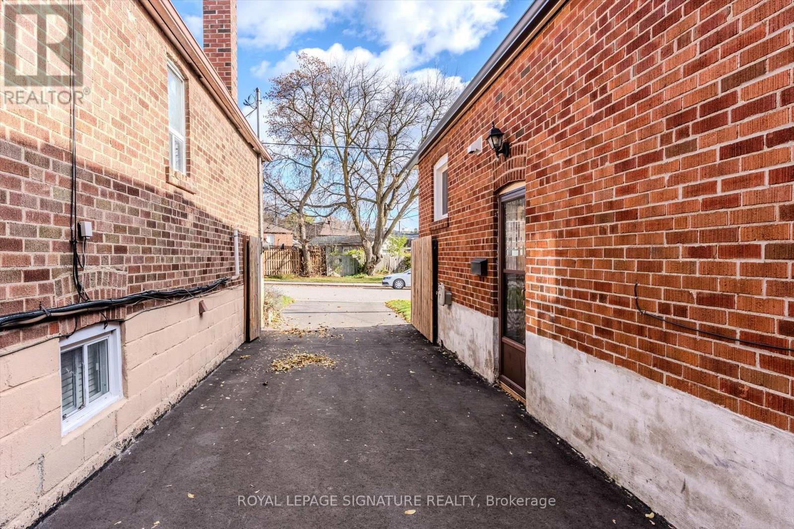 136 Meighen Avenue, Toronto, Ontario M4B 2H9 - Photo 12 - E12553298