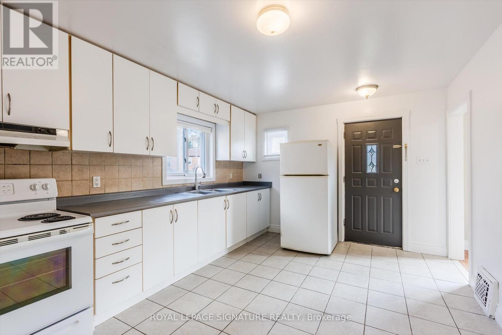 136 Meighen Avenue, Toronto, Ontario M4B 2H9 - Photo 18 - E12553298