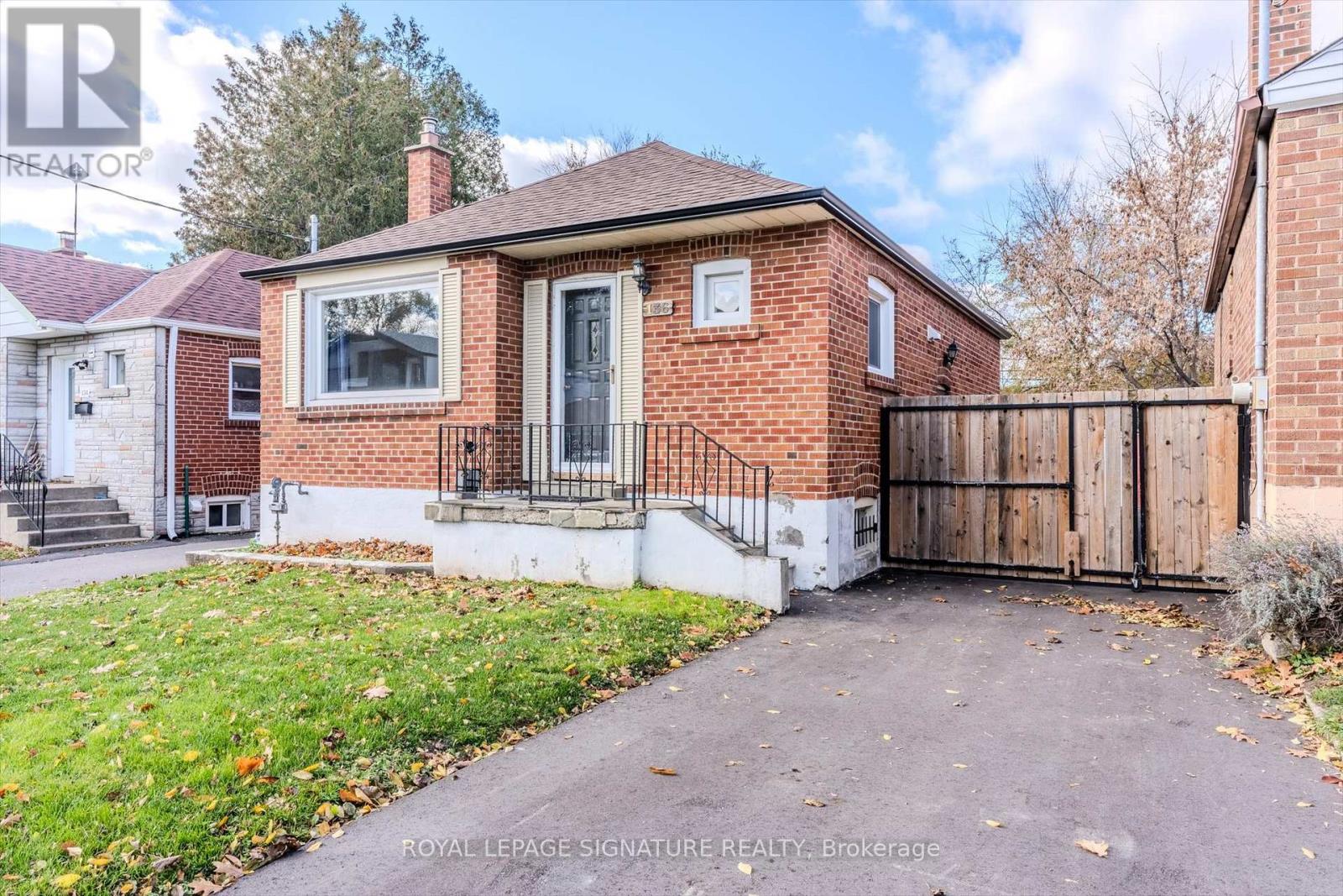 136 Meighen Avenue, Toronto, Ontario M4B 2H9 - Photo 6 - E12553298