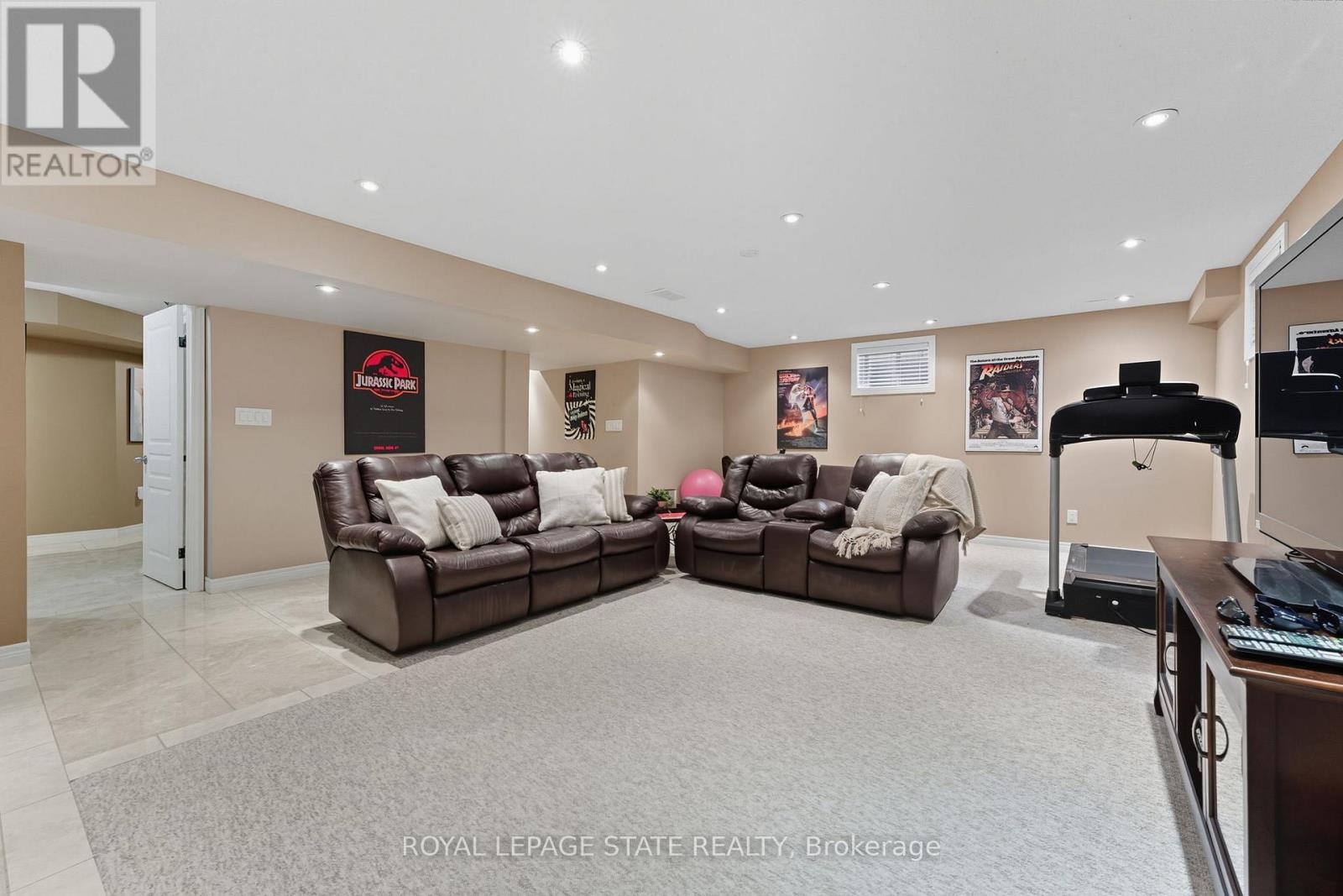 20 Lorupe Court, Hamilton, Ontario  L9G 0C8 - Photo 26 - X12440232