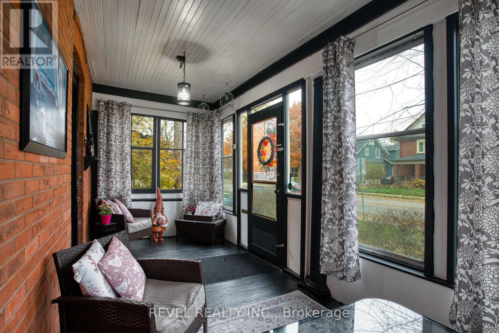 60 Rosedale Avenue W, Brampton, Ontario  L6X 1K1 - Photo 4 - W12551158