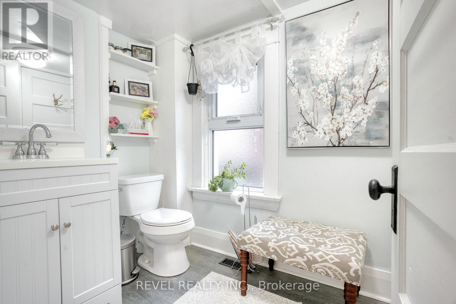 60 Rosedale Avenue W, Brampton, Ontario  L6X 1K1 - Photo 9 - W12551158