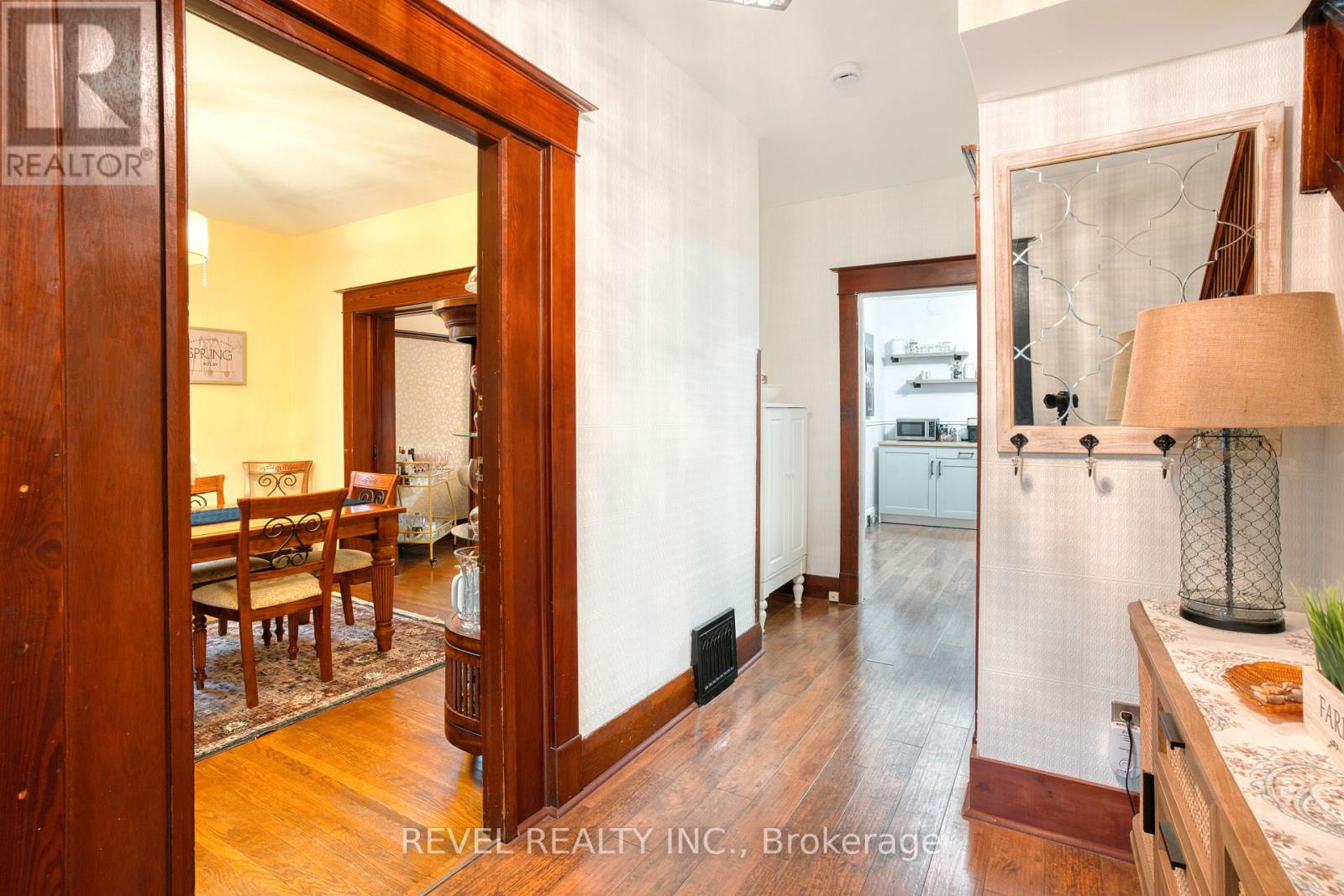 60 Rosedale Avenue W, Brampton, Ontario  L6X 1K1 - Photo 8 - W12551158