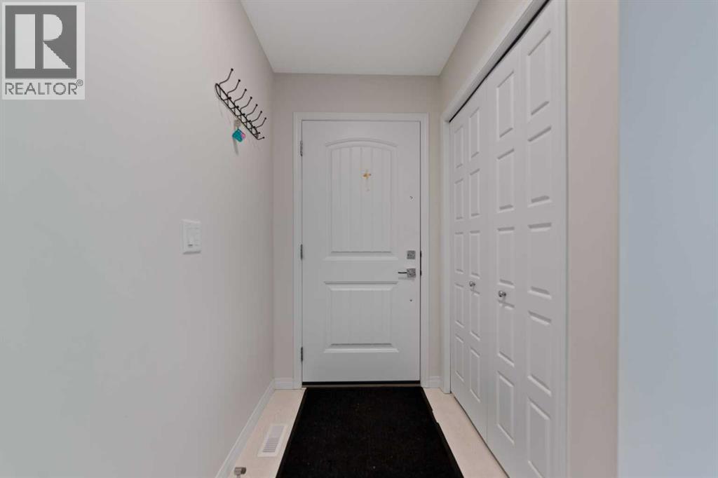 72 Corner Glen Avenue Ne, Calgary, Alberta  T3N 2L7 - Photo 6 - A2254026