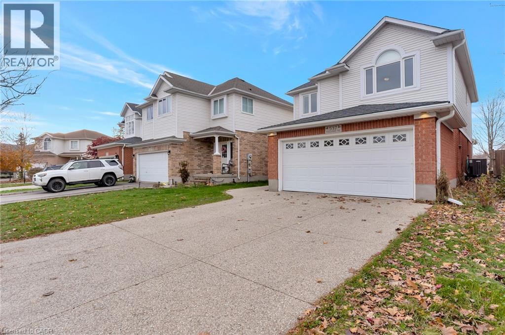 537 Windjammer Way, Waterloo, Ontario N2K 3Y5 - Photo 2 - 40788271