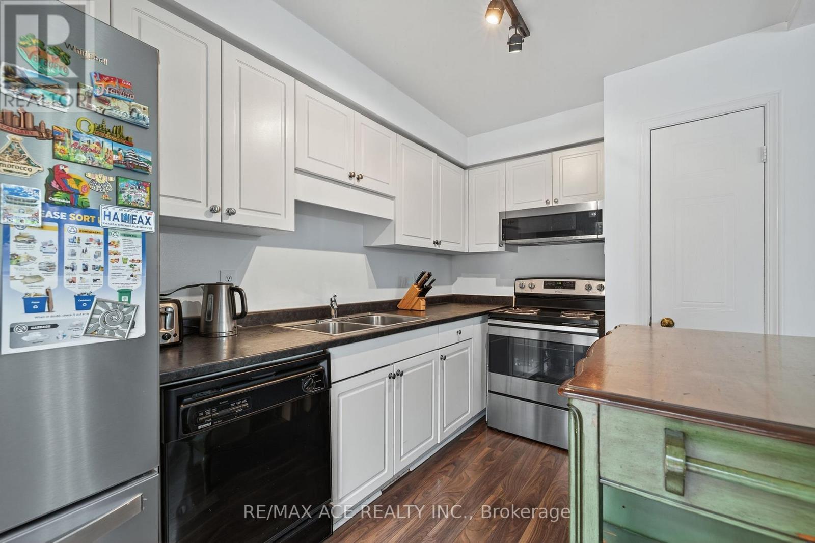 841 Deveron Crescent, London South, Ontario  N5Z 5B4 - Photo 14 - X12553394