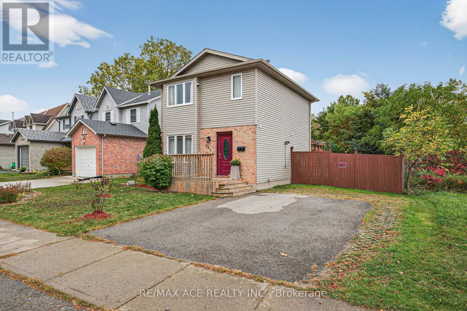 841 Deveron Crescent, London South, Ontario  N5Z 5B4 - Photo 3 - X12553394