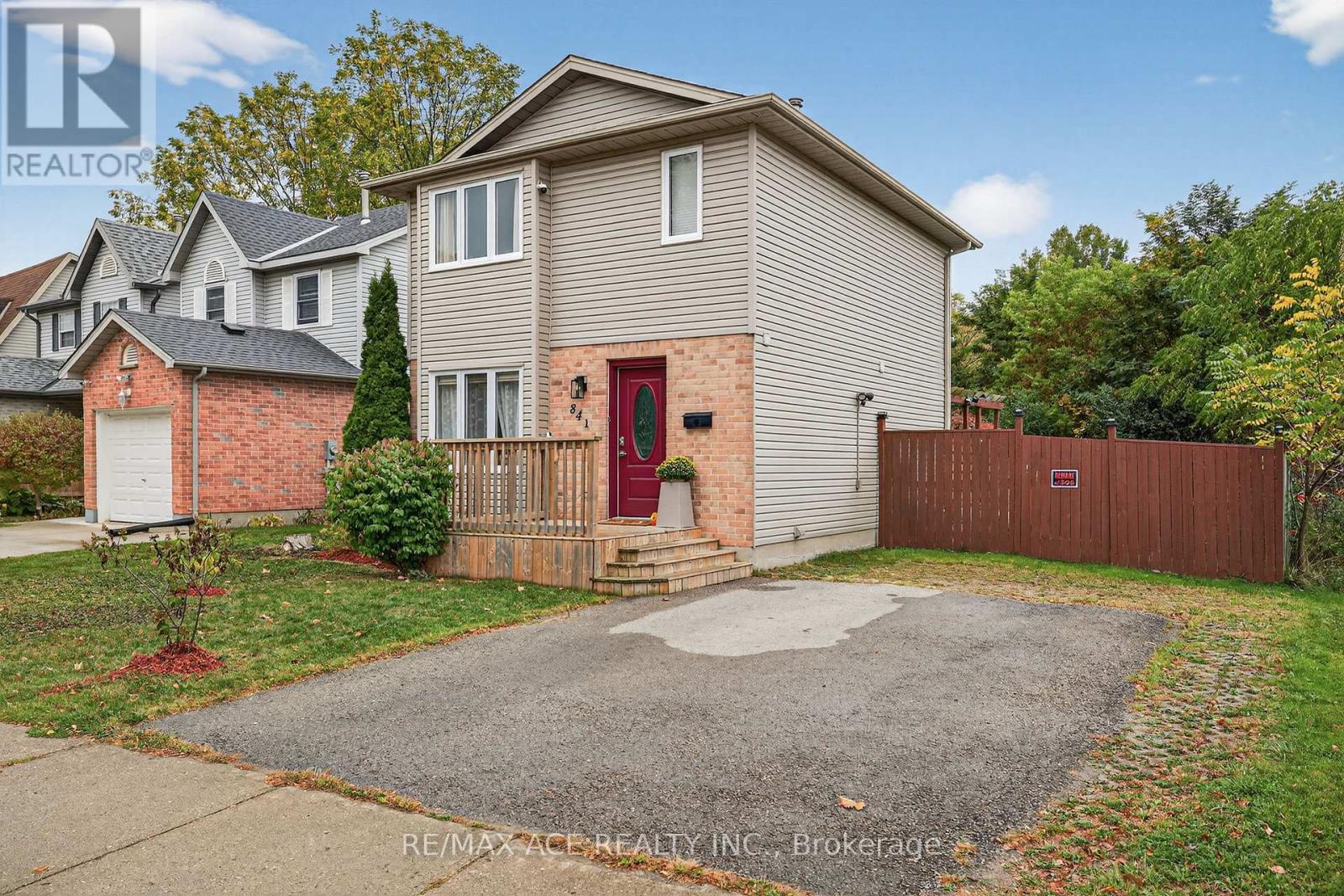 841 Deveron Crescent, London South, Ontario  N5Z 5B4 - Photo 4 - X12553394