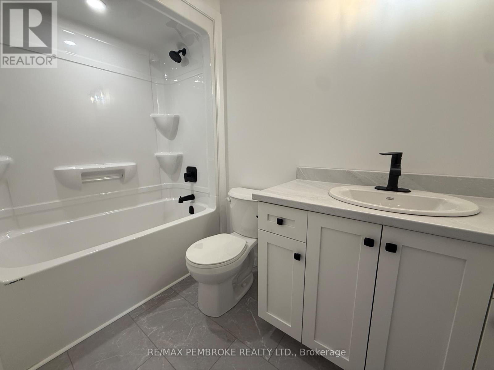 14 Durant Street, Petawawa, Ontario  K8H 0G2 - Photo 17 - X12553466