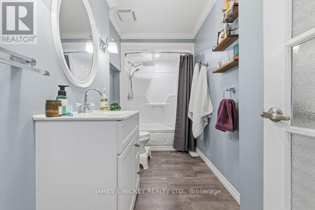 143 Boundary Road, Deep River, Ontario K0J 1P0 - Photo 11 - X12553468