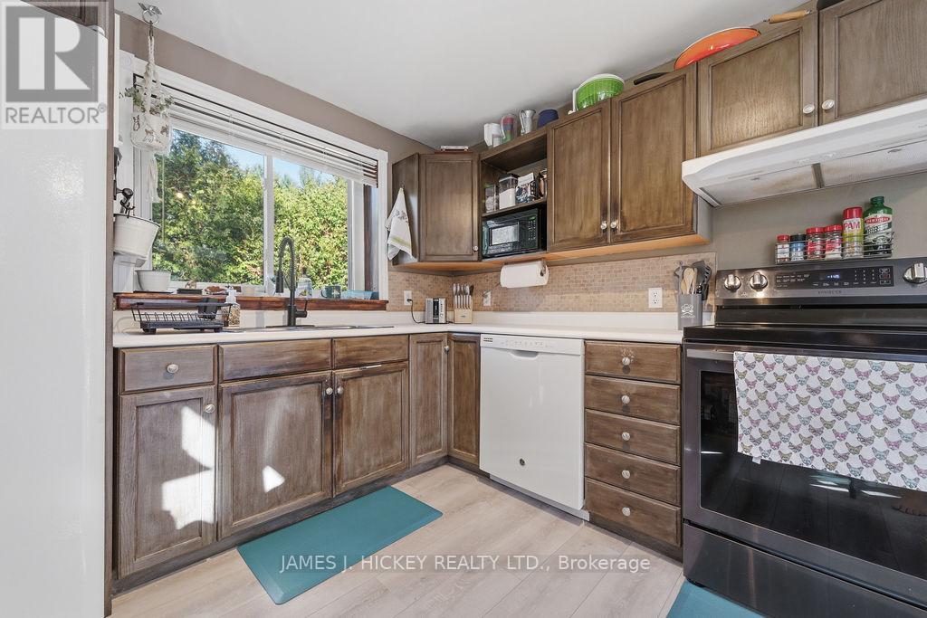 143 Boundary Road, Deep River, Ontario K0J 1P0 - Photo 14 - X12553468