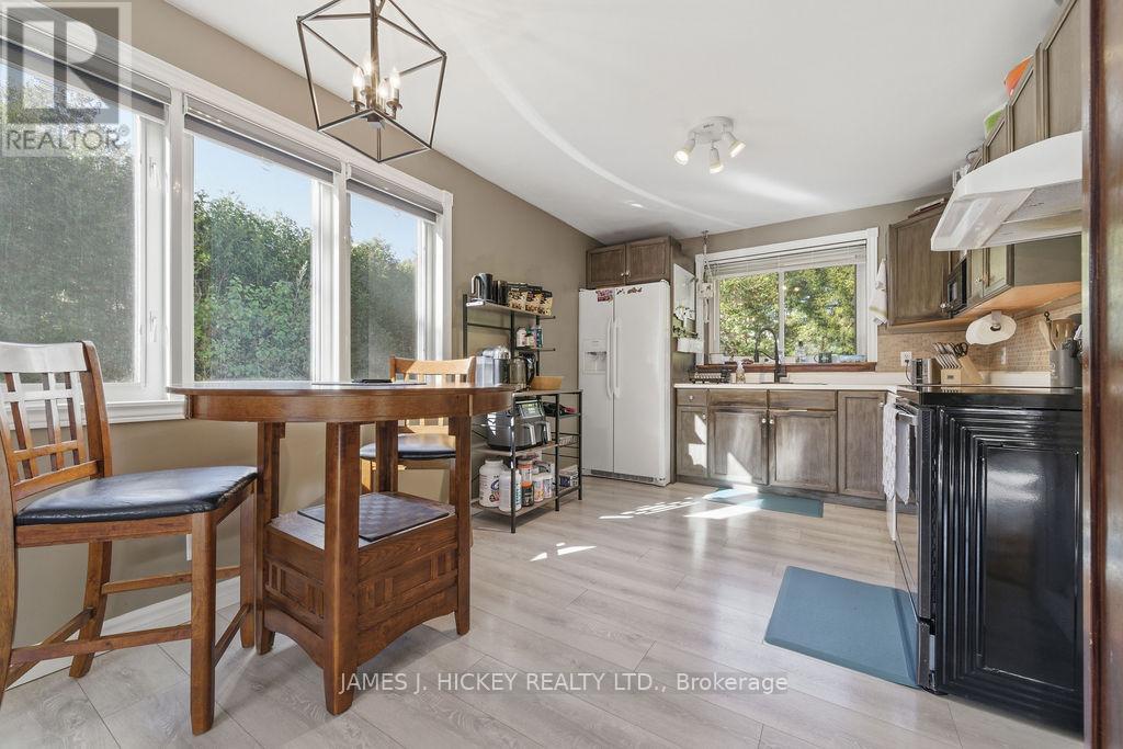 143 Boundary Road, Deep River, Ontario K0J 1P0 - Photo 5 - X12553468