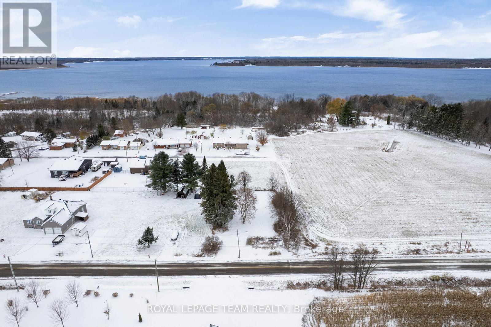 47 Rapid Road W, Whitewater Region, Ontario K0J 2L0 - Photo 2 - X12553458