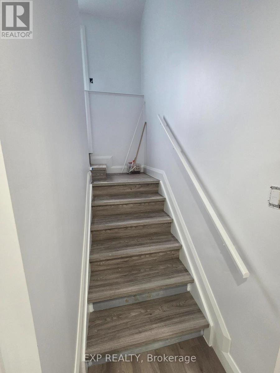 B - 180 Chenoa Way, Ottawa, Ontario K2J 0M4 - Photo 4 - X12553480