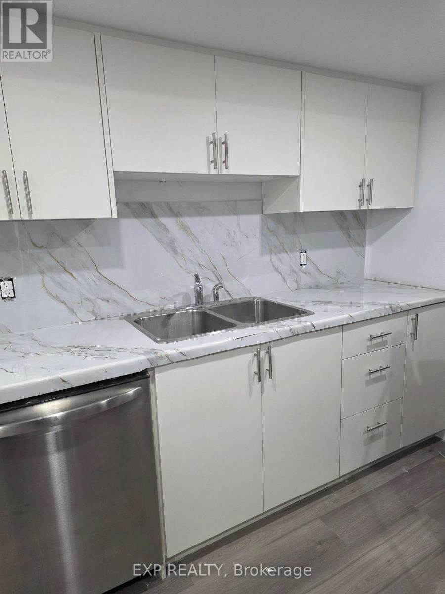 B - 180 Chenoa Way, Ottawa, Ontario K2J 0M4 - Photo 9 - X12553480