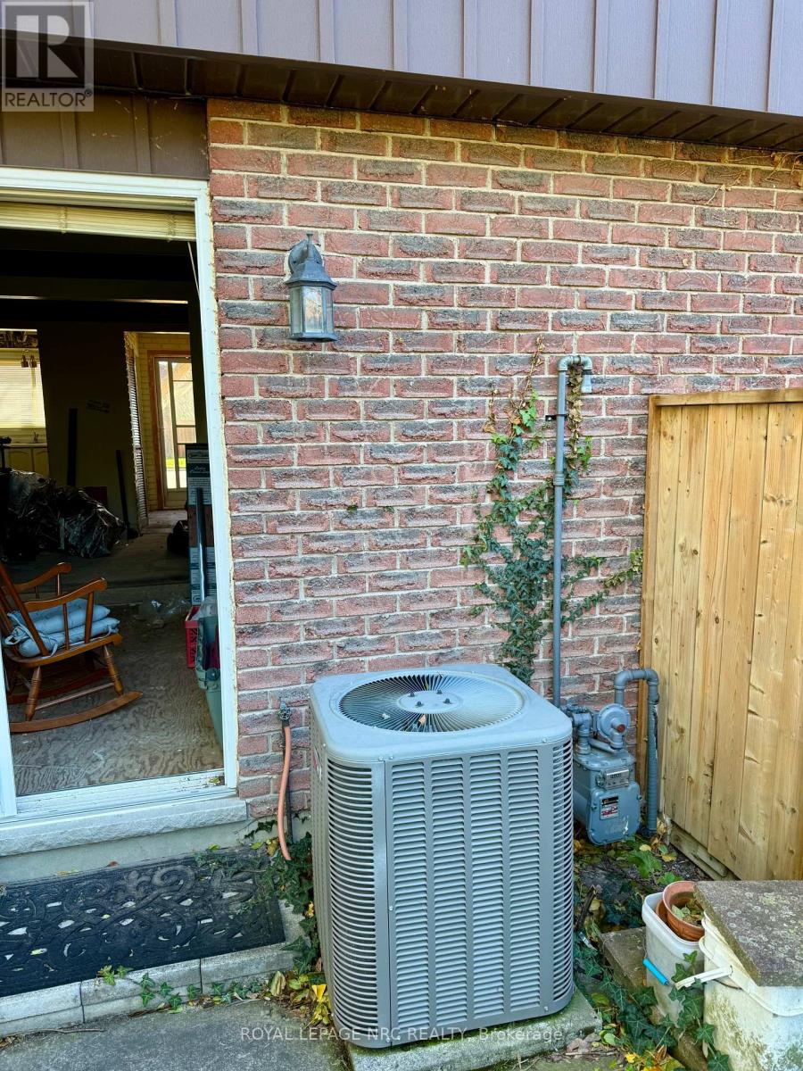 37 - 151 Linwell Road, St. Catharines, Ontario L2N 6P3 - Photo 3 - X12553484