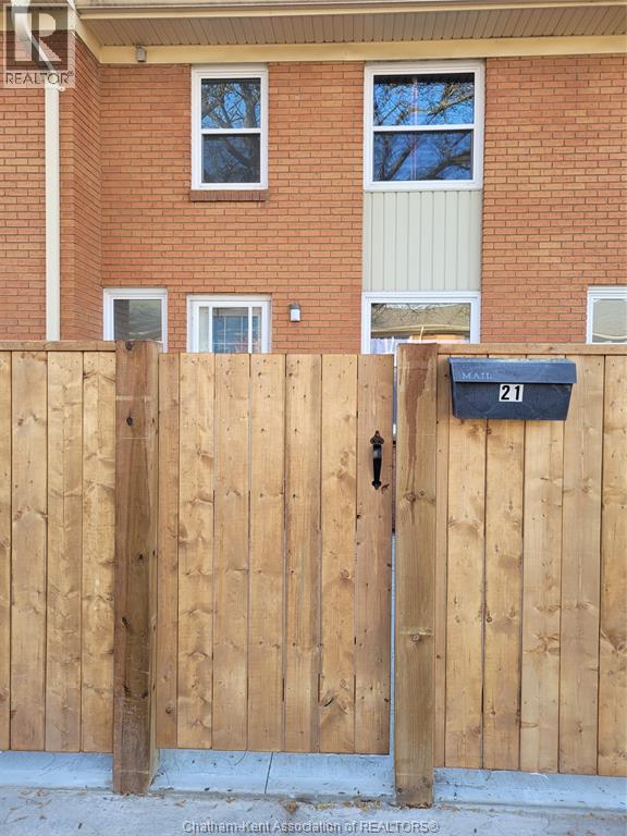 834 Exmouth Street Unit# 21, Sarnia, Ontario N7T 5R2 - Photo 2 - 25028910