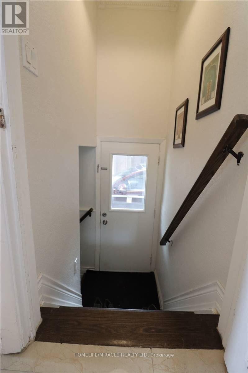 Main - 1382 Warden Avenue, Toronto, Ontario  M1R 2S5 - Photo 1 - E12553470