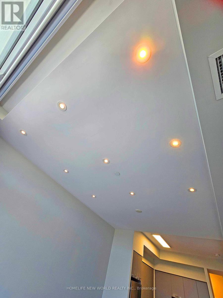 731 - 9471 Yonge Street, Richmond Hill, Ontario  L4C 0Z5 - Photo 12 - N12553412