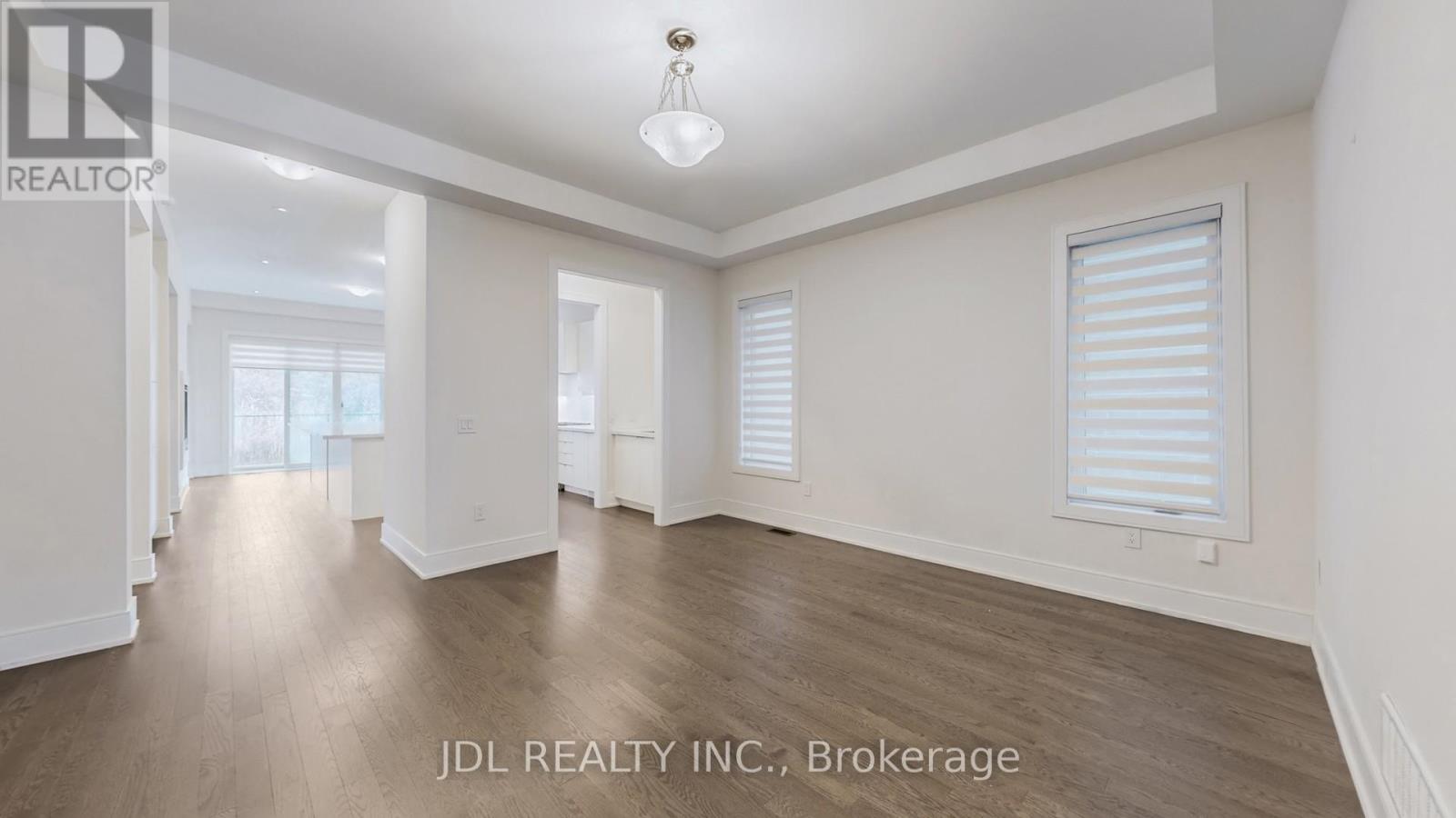 97 Milky Way Drive, Richmond Hill, Ontario  L4C 4M8 - Photo 10 - N12553426