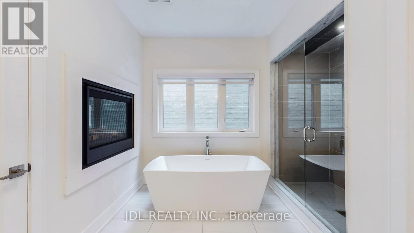 97 Milky Way Drive, Richmond Hill, Ontario  L4C 4M8 - Photo 16 - N12553426