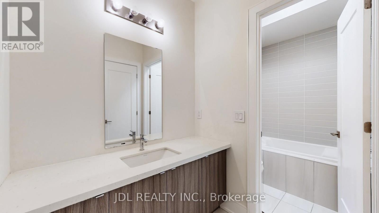 97 Milky Way Drive, Richmond Hill, Ontario  L4C 4M8 - Photo 25 - N12553426