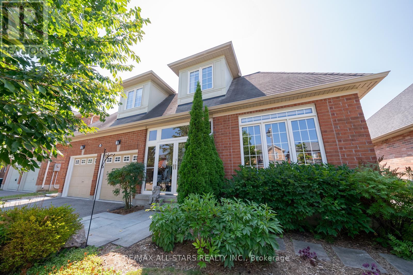 94 Chambersburg Way, Whitchurch-Stouffville, Ontario  L4A 0X8 - Photo 2 - N12553442