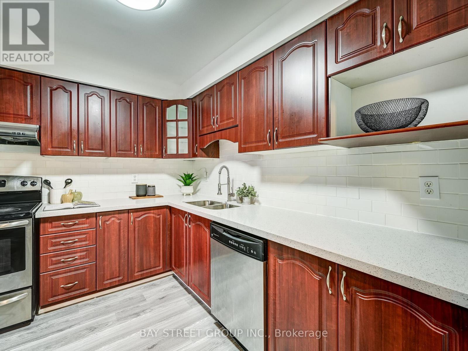 61 Sorrell Crescent, Markham, Ontario  L3S 1K9 - Photo 3 - N12553476