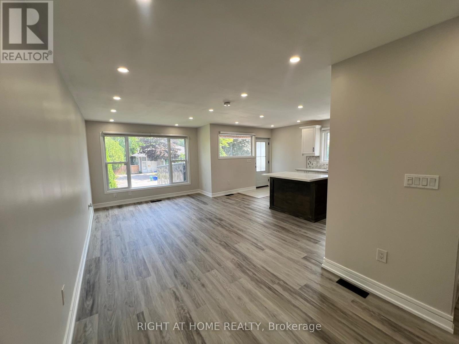 Main - 87 Walter Avenue, Newmarket, Ontario  L3X 3B2 - Photo 2 - N12553478