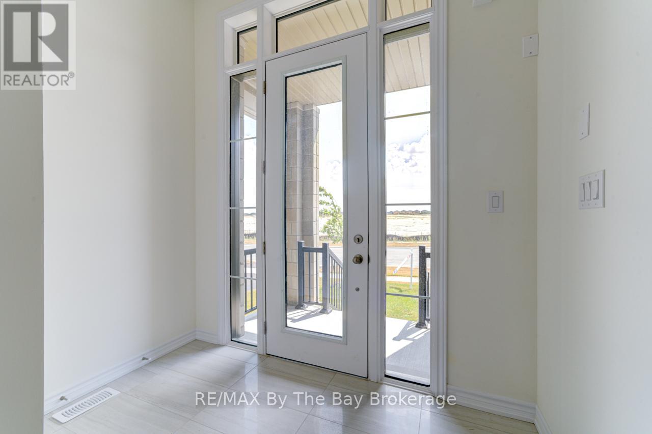 17 Sun Valley Avenue, Wasaga Beach, Ontario  L9Z 0N6 - Photo 2 - S12553494