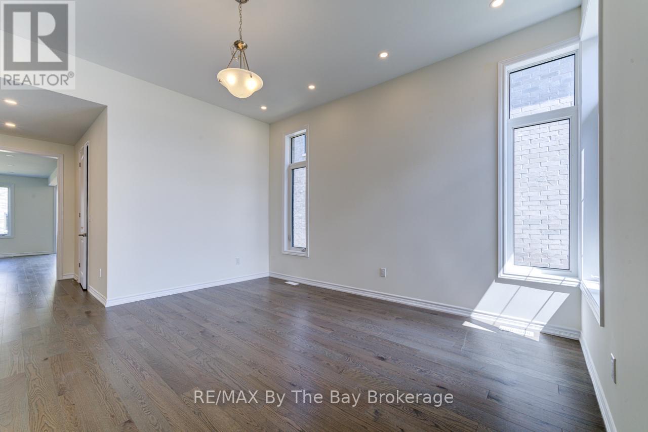 17 Sun Valley Avenue, Wasaga Beach, Ontario  L9Z 0N6 - Photo 4 - S12553494