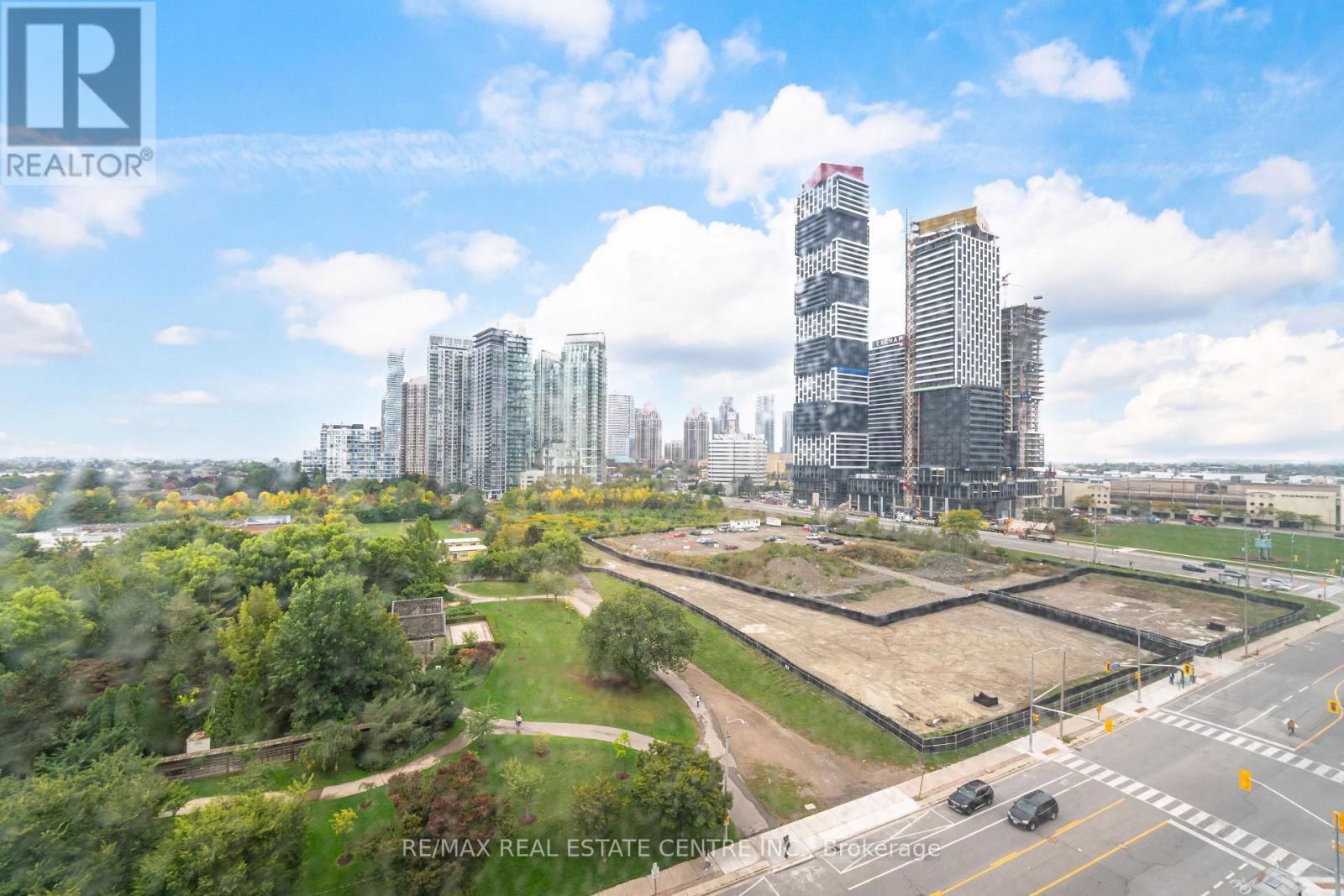 1812 - 265 Enfield Place, Mississauga, Ontario  L5B 3Y6 - Photo 10 - W12553420