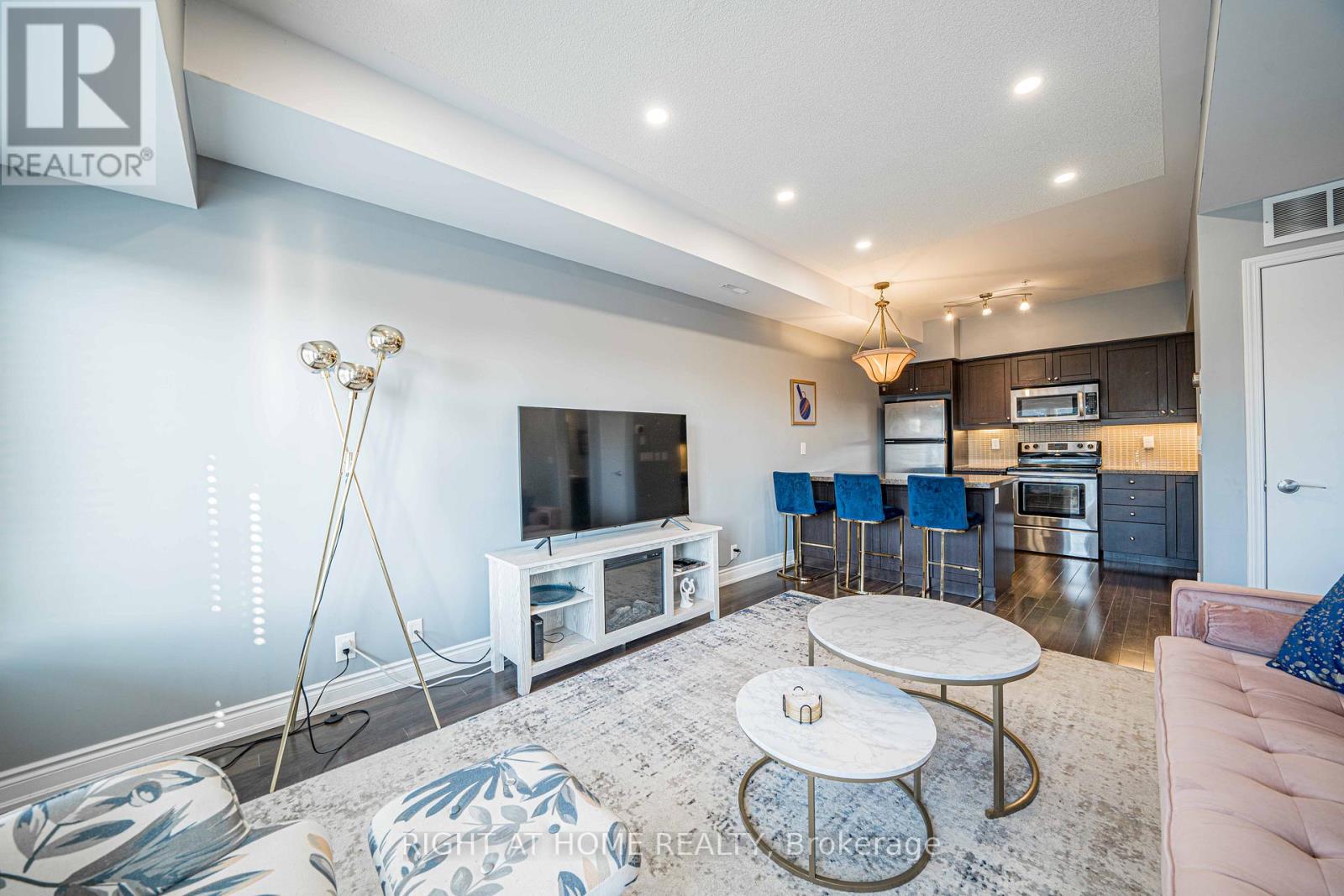 208 - 25 Richgrove Drive, Toronto, Ontario  M9R 0A3 - Photo 11 - W12553434