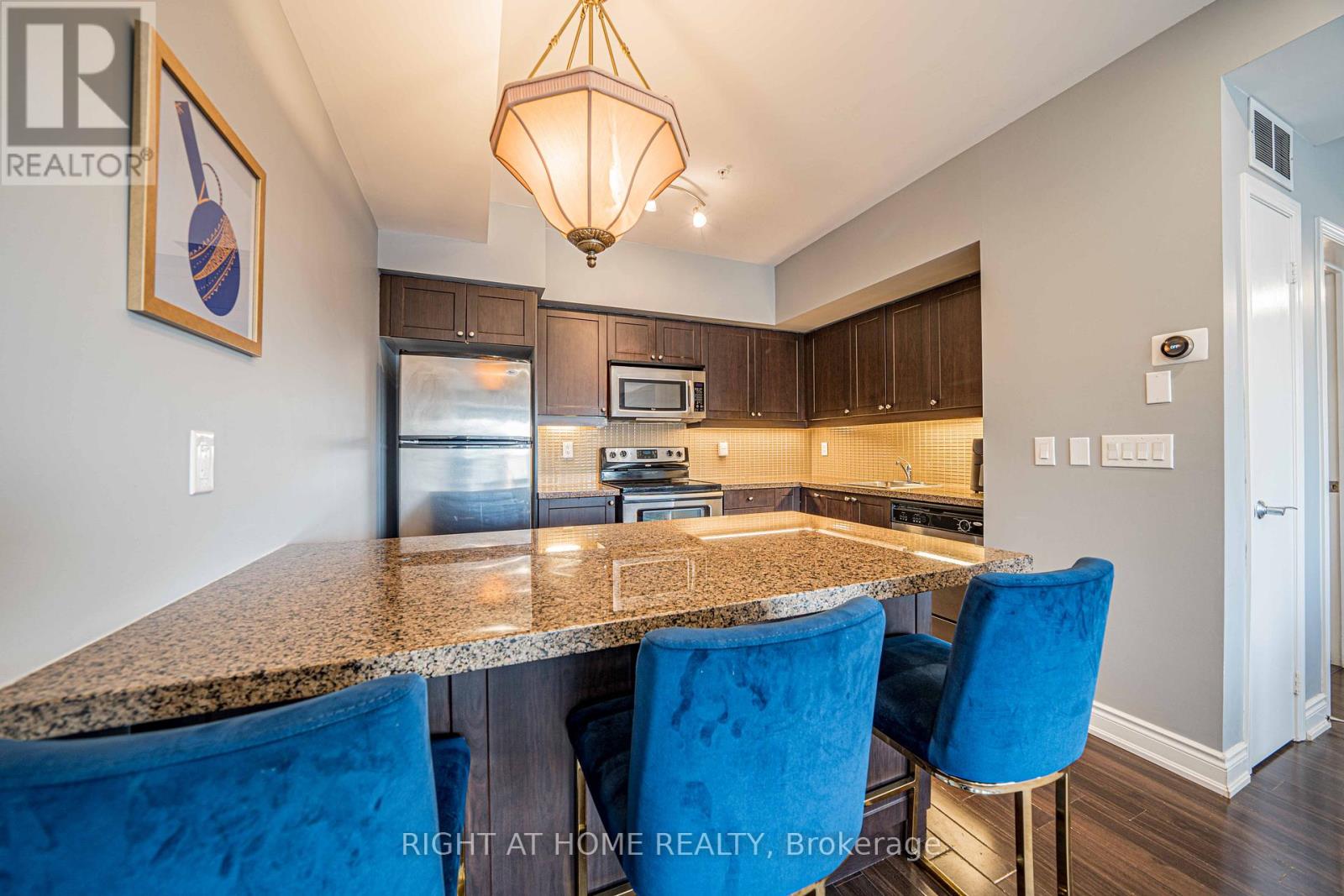 208 - 25 Richgrove Drive, Toronto, Ontario  M9R 0A3 - Photo 12 - W12553434