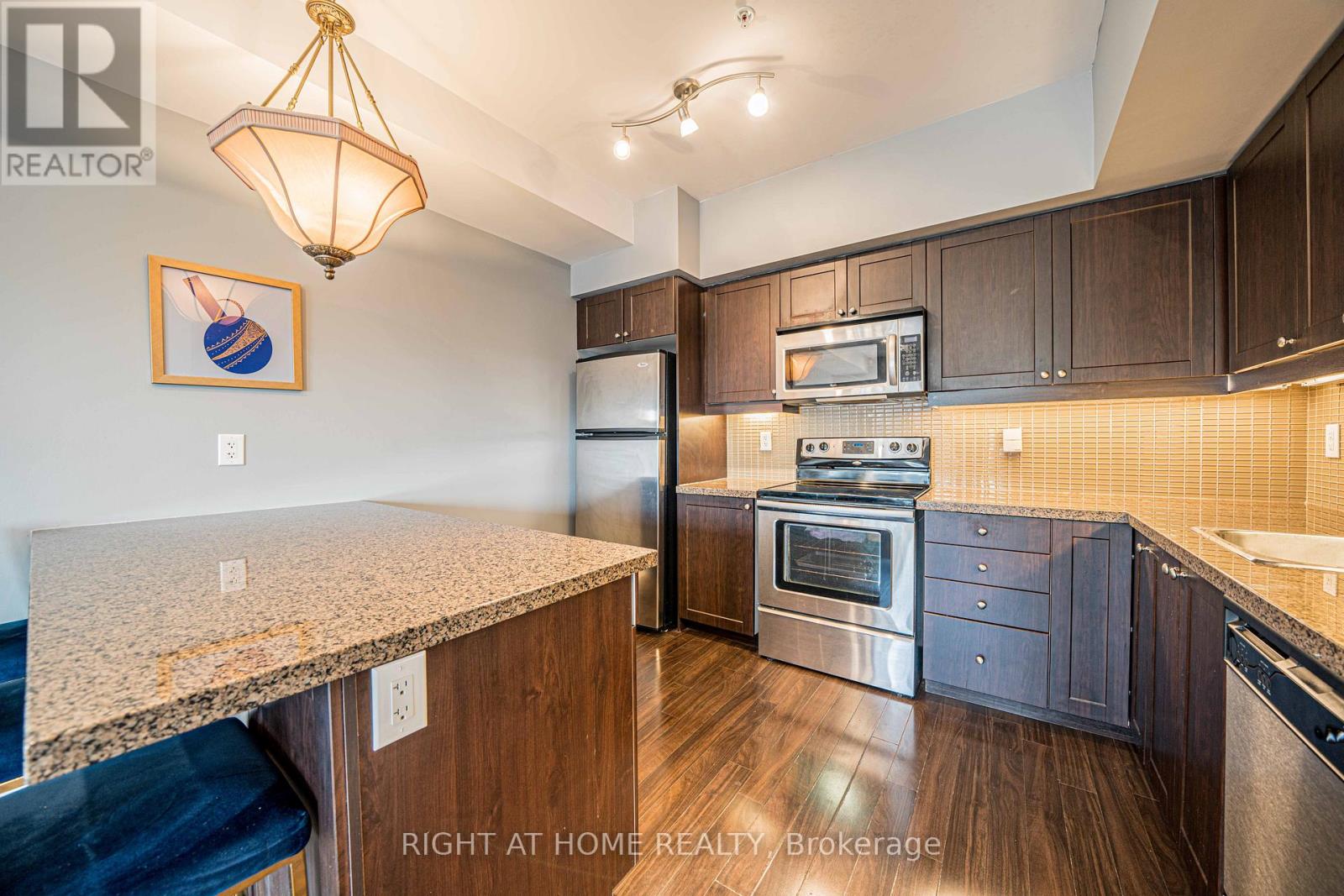 208 - 25 Richgrove Drive, Toronto, Ontario  M9R 0A3 - Photo 14 - W12553434