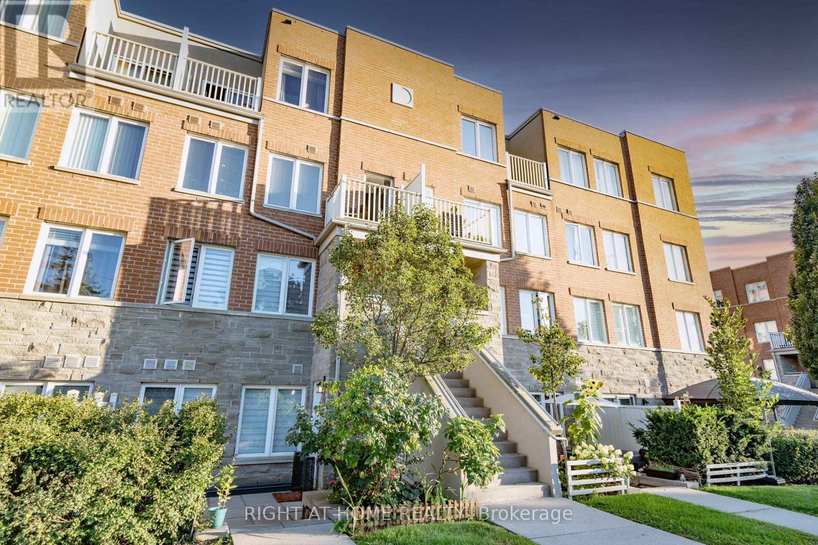 208 - 25 Richgrove Drive, Toronto, Ontario  M9R 0A3 - Photo 3 - W12553434