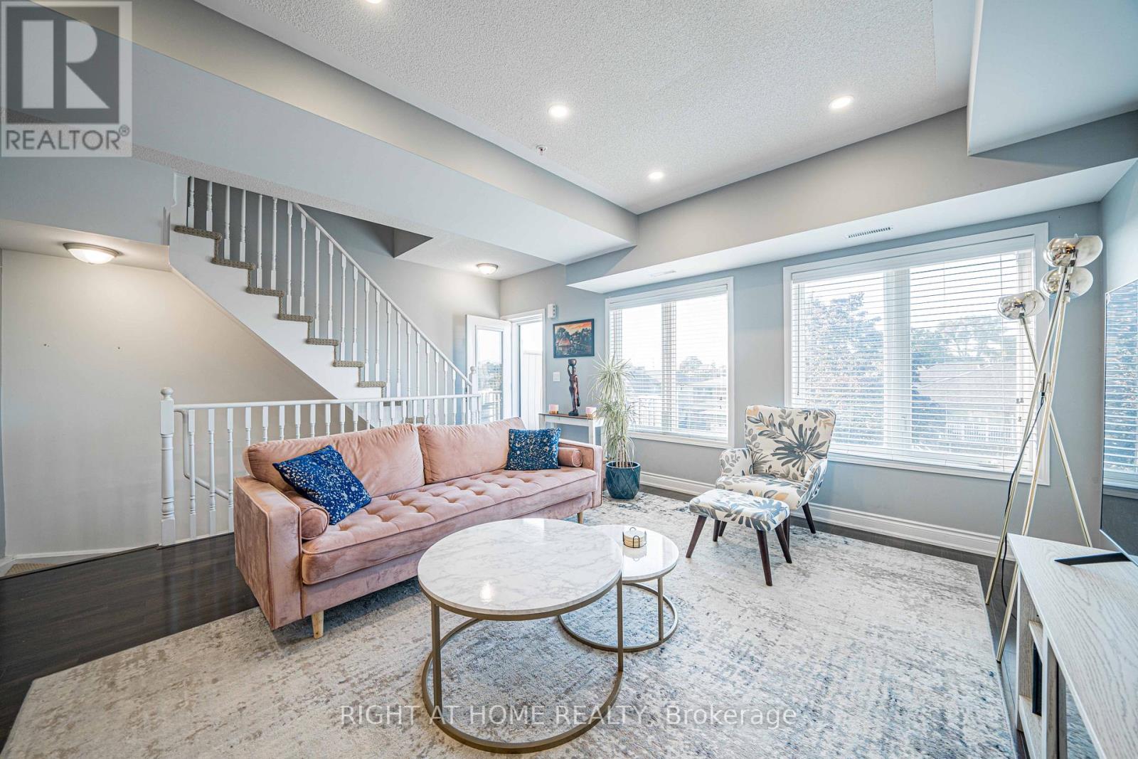 208 - 25 Richgrove Drive, Toronto, Ontario  M9R 0A3 - Photo 8 - W12553434