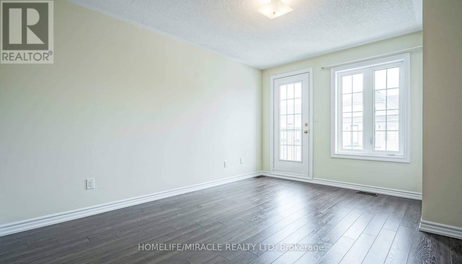 8 Hobart Gardens, Brampton, Ontario  L6Z 0B4 - Photo 11 - W12553444