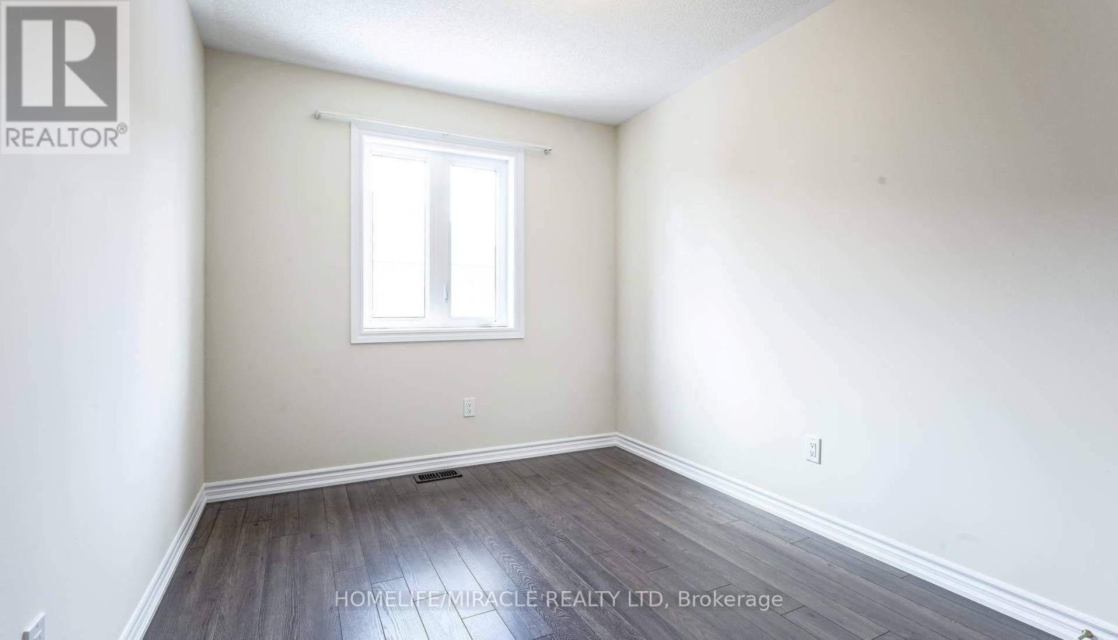 8 Hobart Gardens, Brampton, Ontario  L6Z 0B4 - Photo 12 - W12553444