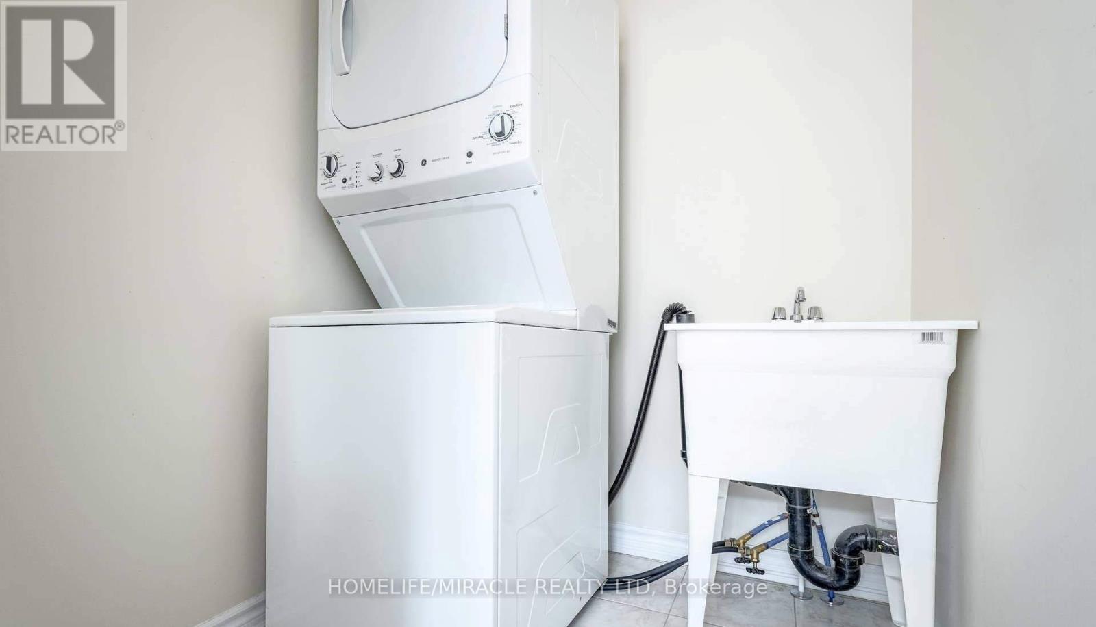 8 Hobart Gardens, Brampton, Ontario  L6Z 0B4 - Photo 17 - W12553444