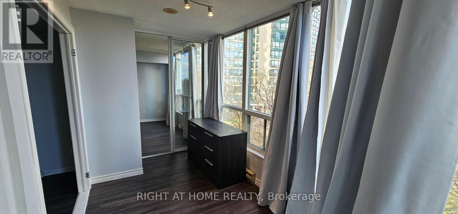 411 - 4460 Tucana Court, Mississauga, Ontario  L5R 3R4 - Photo 11 - W12553460