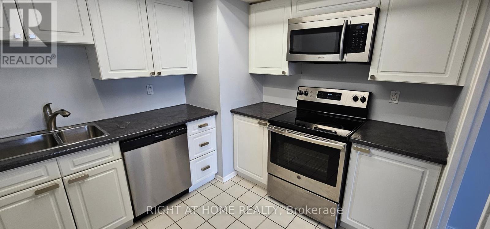 411 - 4460 Tucana Court, Mississauga, Ontario  L5R 3R4 - Photo 3 - W12553460