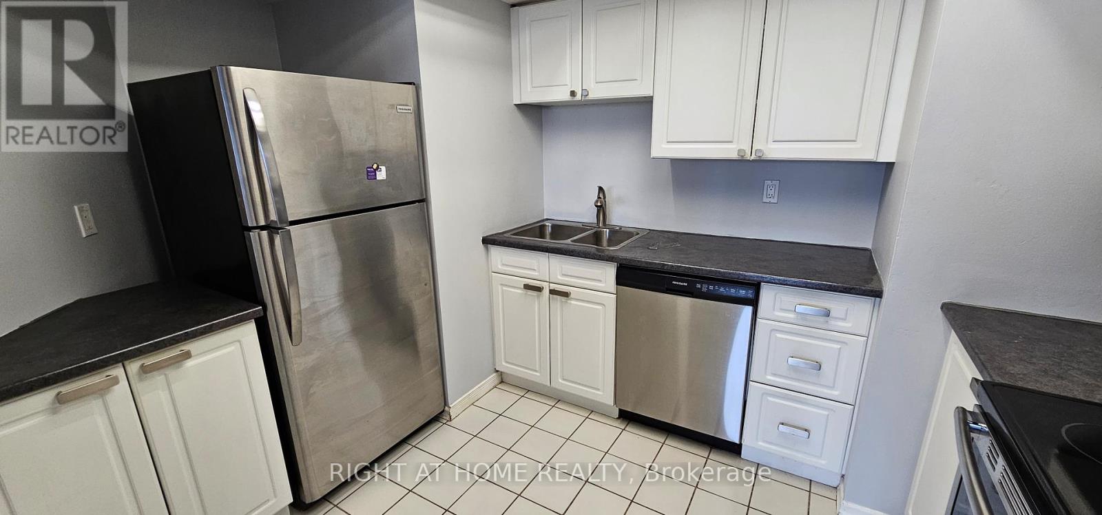 411 - 4460 Tucana Court, Mississauga, Ontario  L5R 3R4 - Photo 4 - W12553460