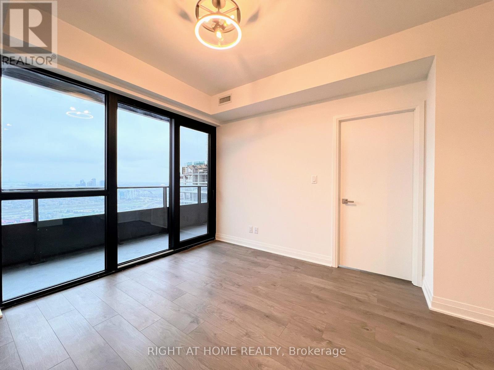 3810 - 4015 The Exchange Street, Mississauga, Ontario  L5B 0N9 - Photo 10 - W12553464