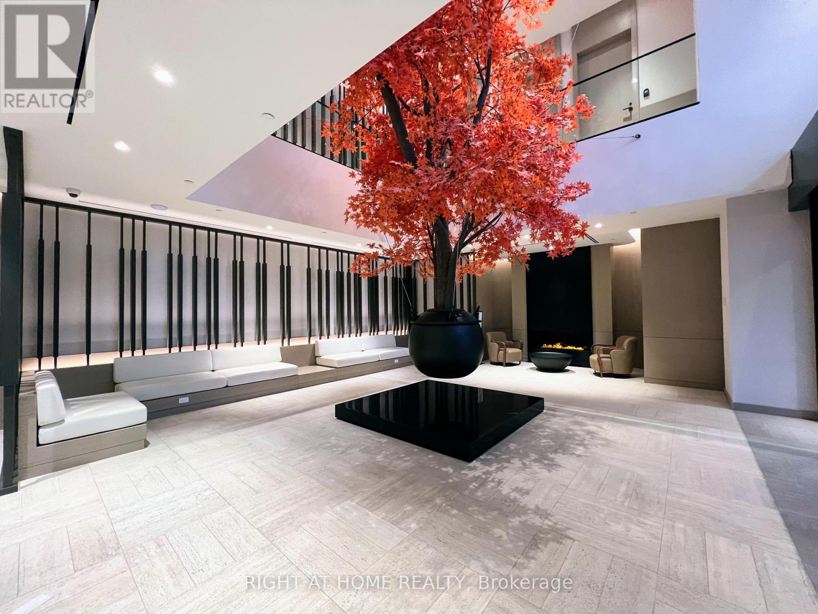 3810 - 4015 The Exchange Street, Mississauga, Ontario  L5B 0N9 - Photo 2 - W12553464